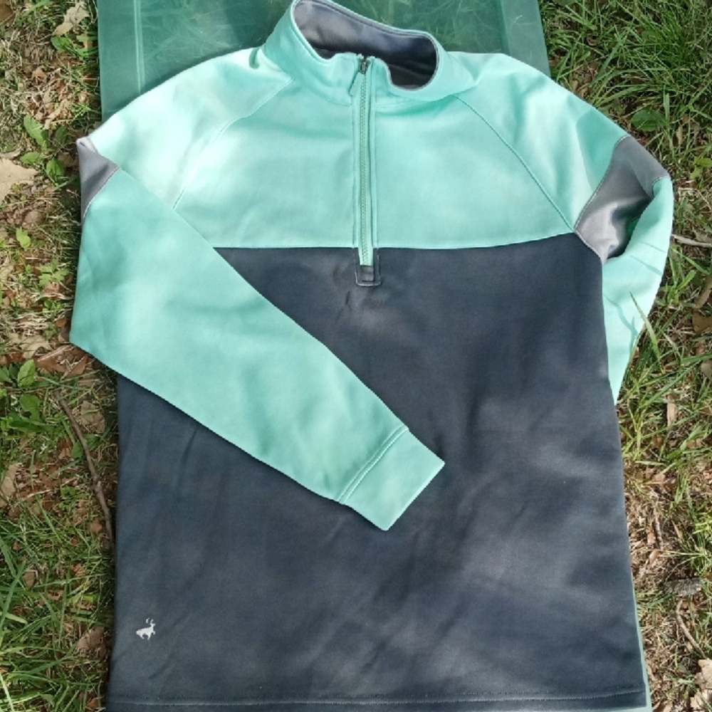 Athletic Pullover Top